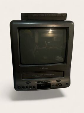 Portable Color TV-VCR Combination - Black